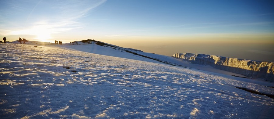 Machame Route|Climbing Kilimanjaro for 7 days 2022 Packages,machame Success rates,machame route 7 days price.